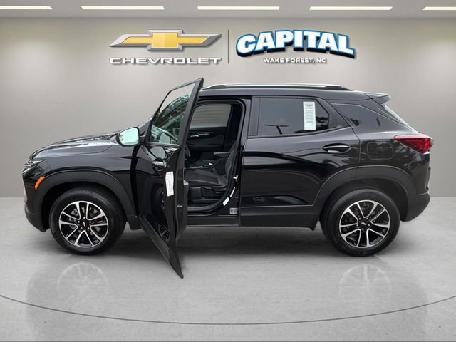 Used 2025 Chevrolet TrailBlazer LT AWD/4WD image 9