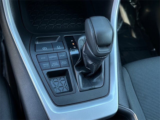 Certified 2022 Toyota RAV4 LE w/ Carpet Mat Package (TMS) image 26