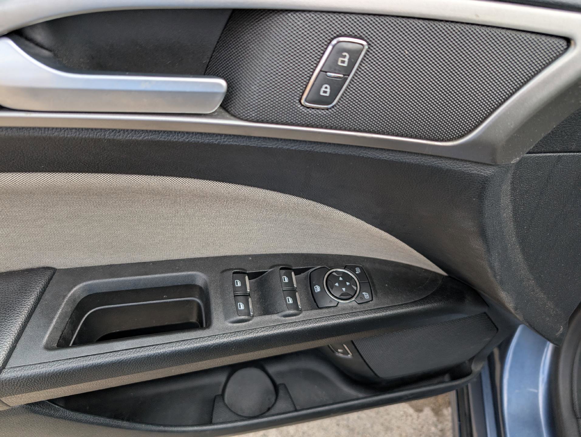 Used 2018 Ford Fusion S FWD image 15