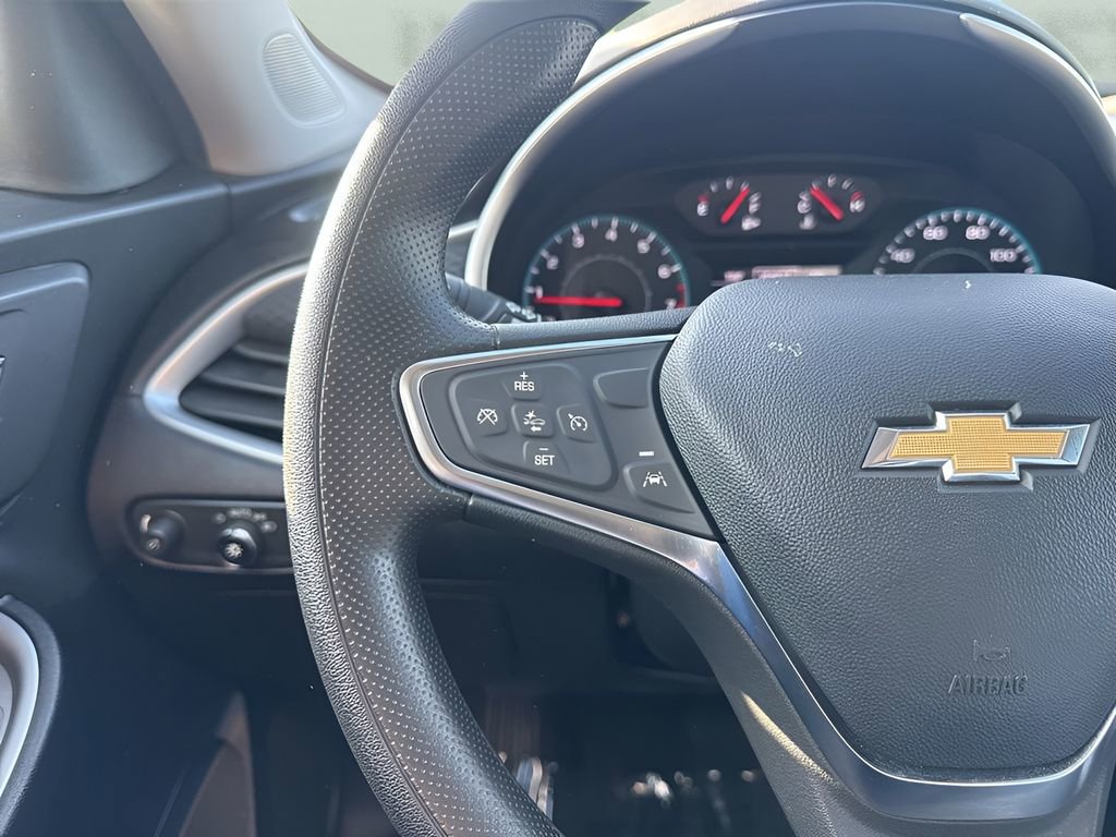 Used 2025 Chevrolet Malibu LT FWD image 14