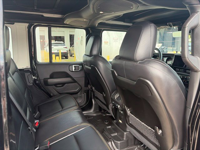 Used 2024 Jeep Wrangler Unlimited Sahara w/ Technology Group AWD/4WD image 18