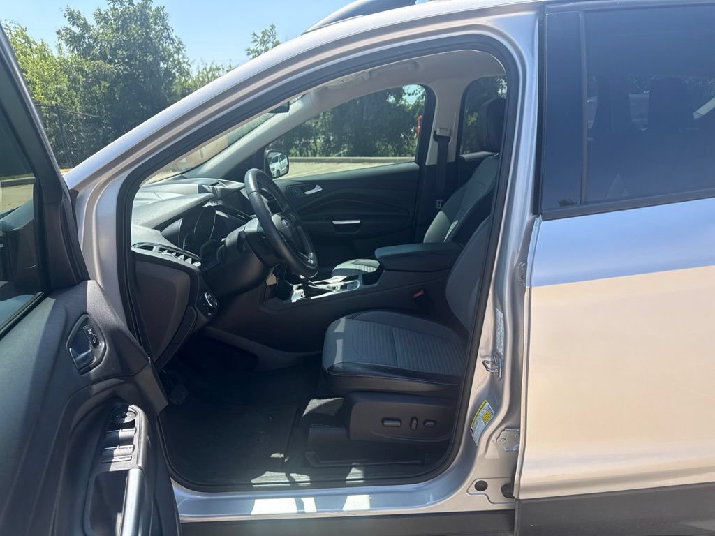 Used 2017 Ford Escape Titanium FWD image 10