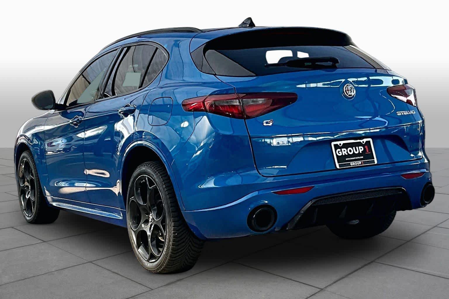 Used 2022 Alfa Romeo Stelvio Veloce AWD/4WD image 12