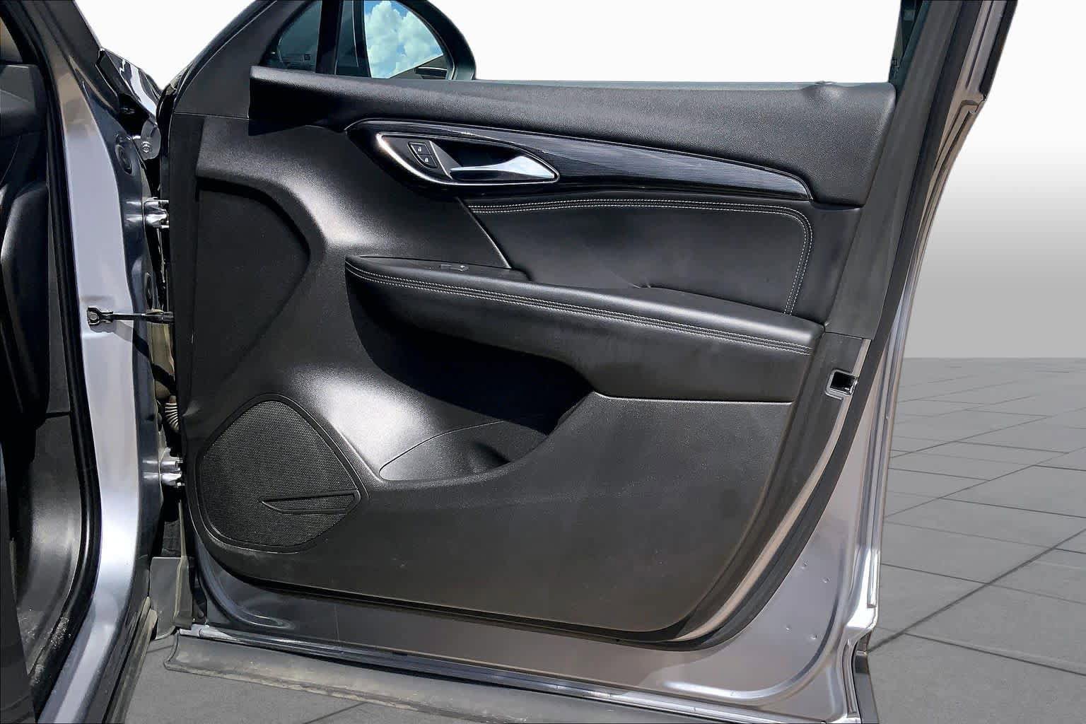 Used 2022 Buick Envision Essence w/ Safety Package FWD image 22