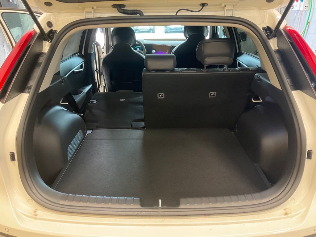 Certified 2025 Kia Niro EX Touring image 22
