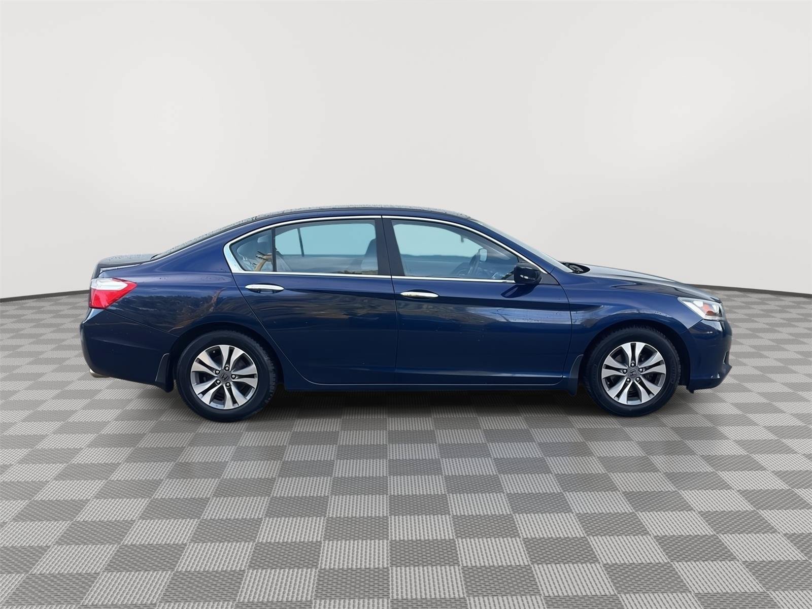 Used 2015 Honda Accord LX image 28