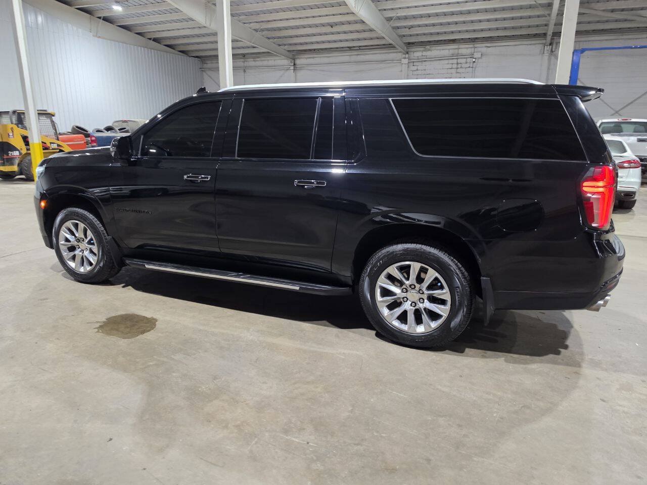 Used 2023 Chevrolet Suburban Premier AWD/4WD image 8