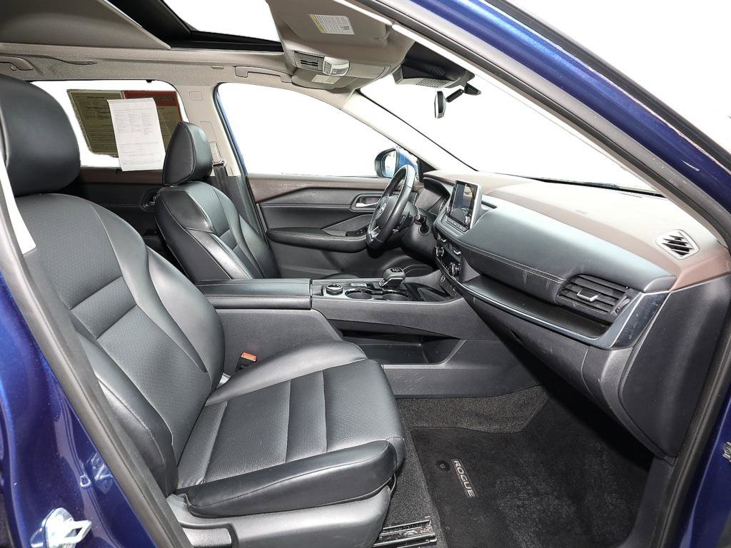 Used 2023 Nissan Rogue SV w/ SV Premium B Package image 21