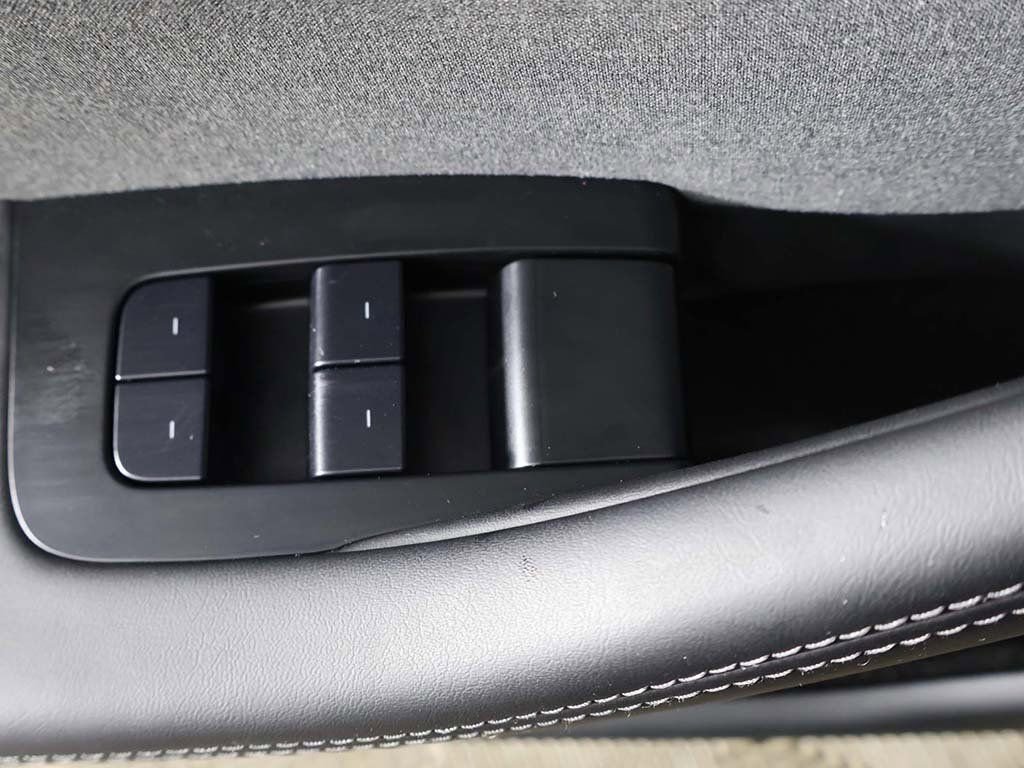 Used 2025 Tesla Model 3 Long Range RWD image 38