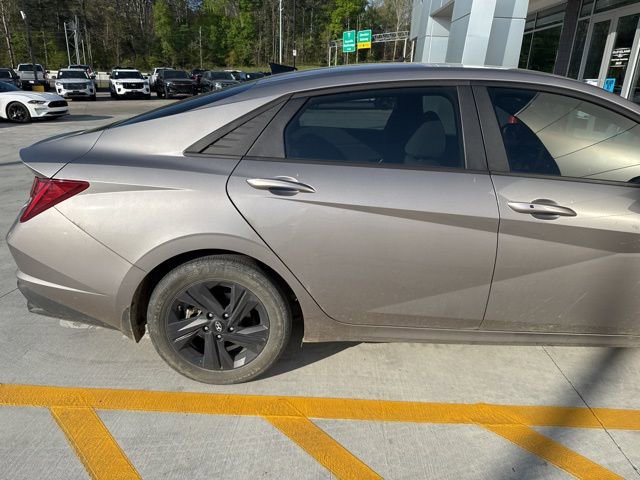 Used 2023 Hyundai Elantra Blue FWD image 12