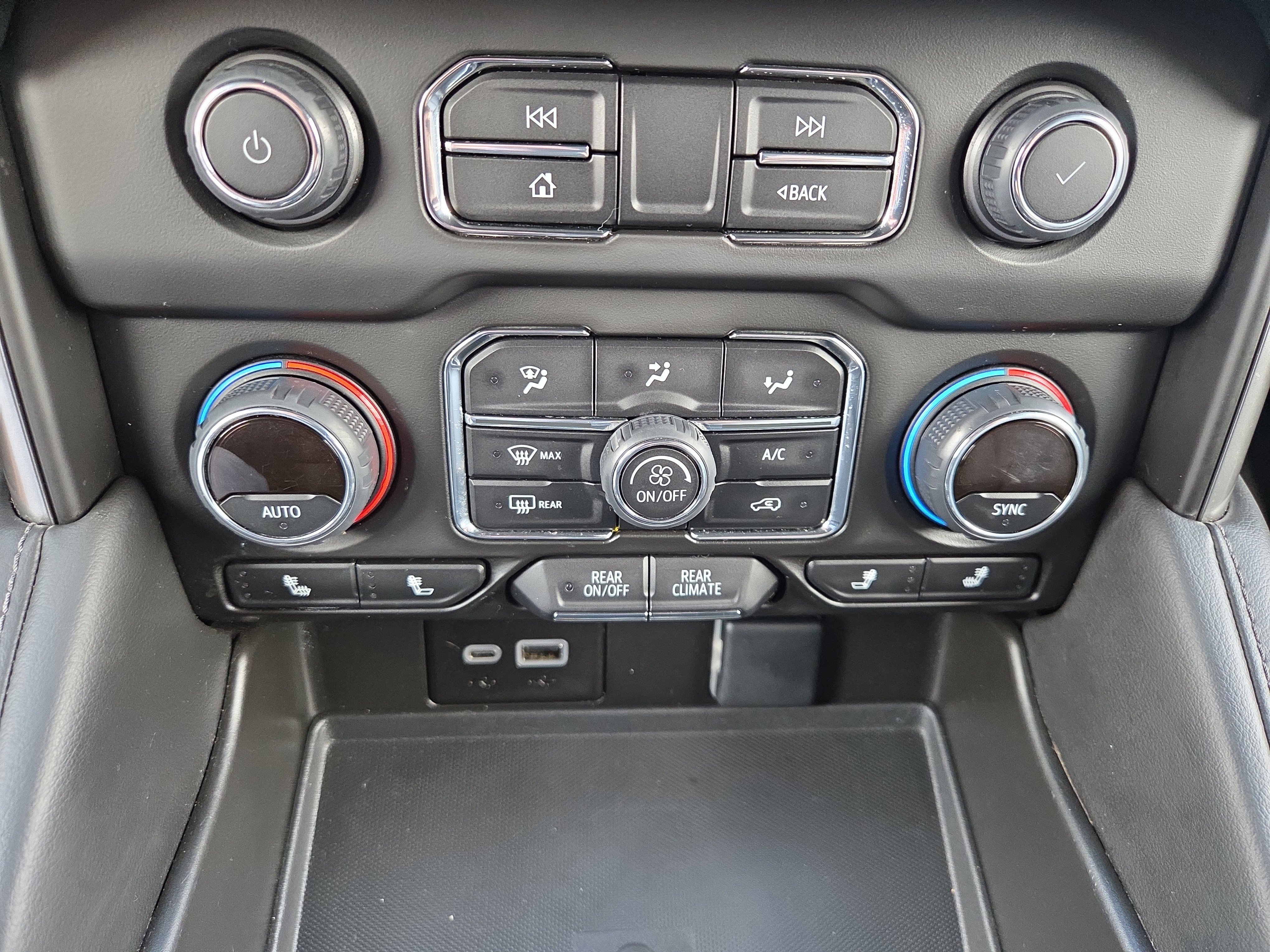 Used 2024 Chevrolet Tahoe LT image 18