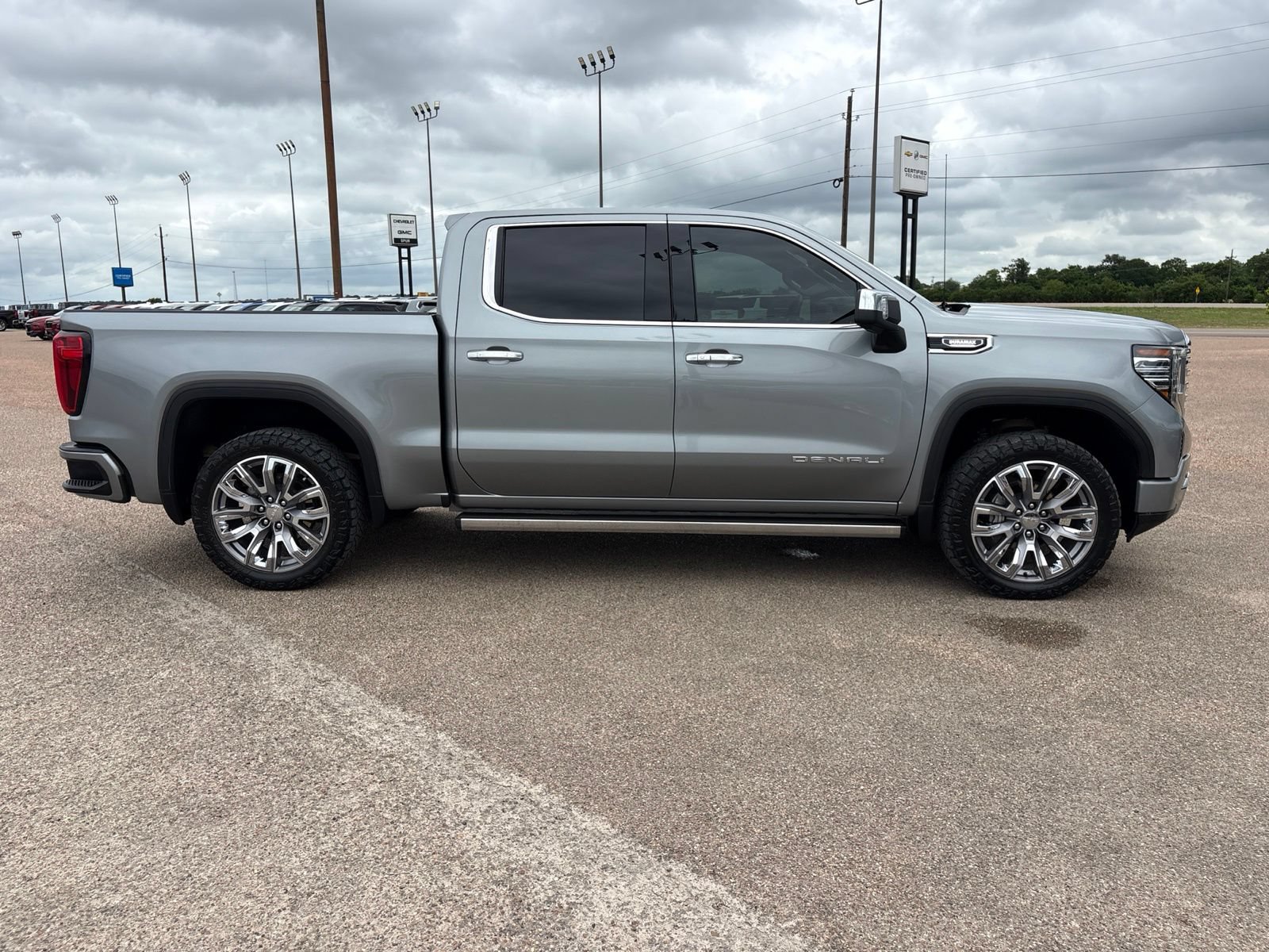 Used 2024 GMC Sierra 1500 Denali w/ Denali Reserve Package AWD/4WD image 7