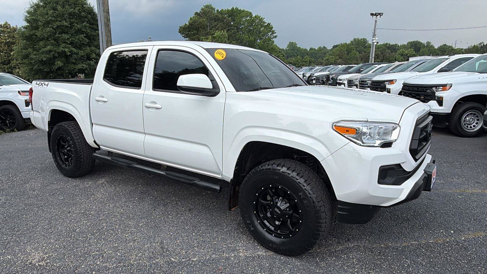 Used 2020 Toyota Tacoma SR AWD/4WD image 2