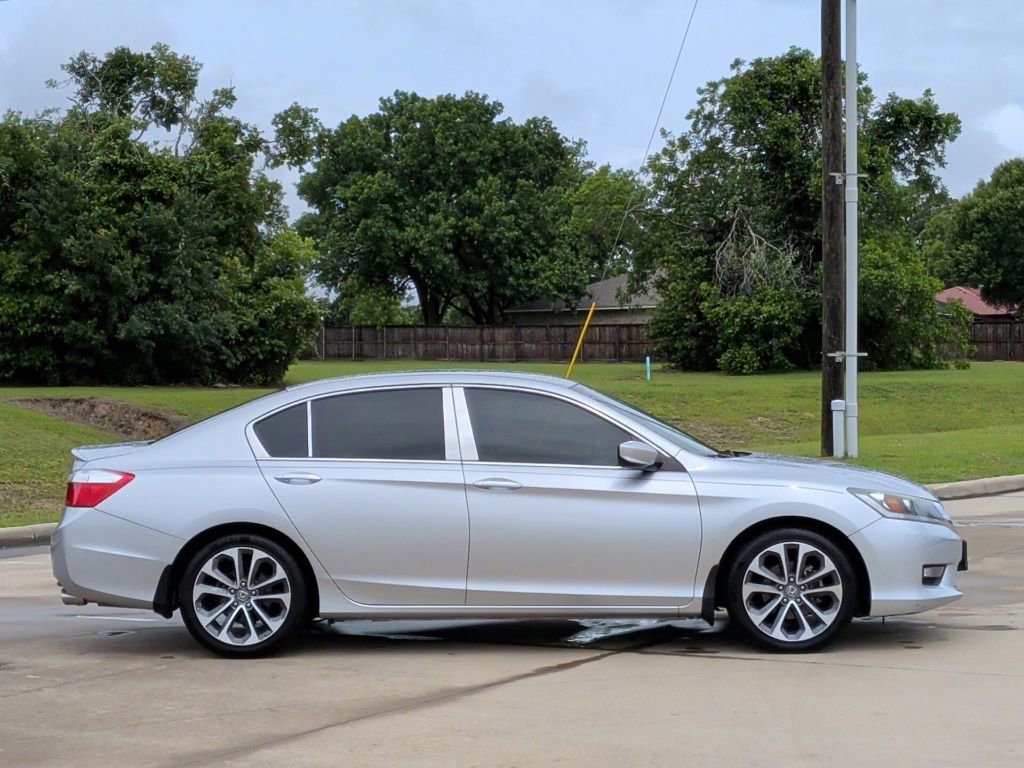 Used 2015 Honda Accord Sport image 9