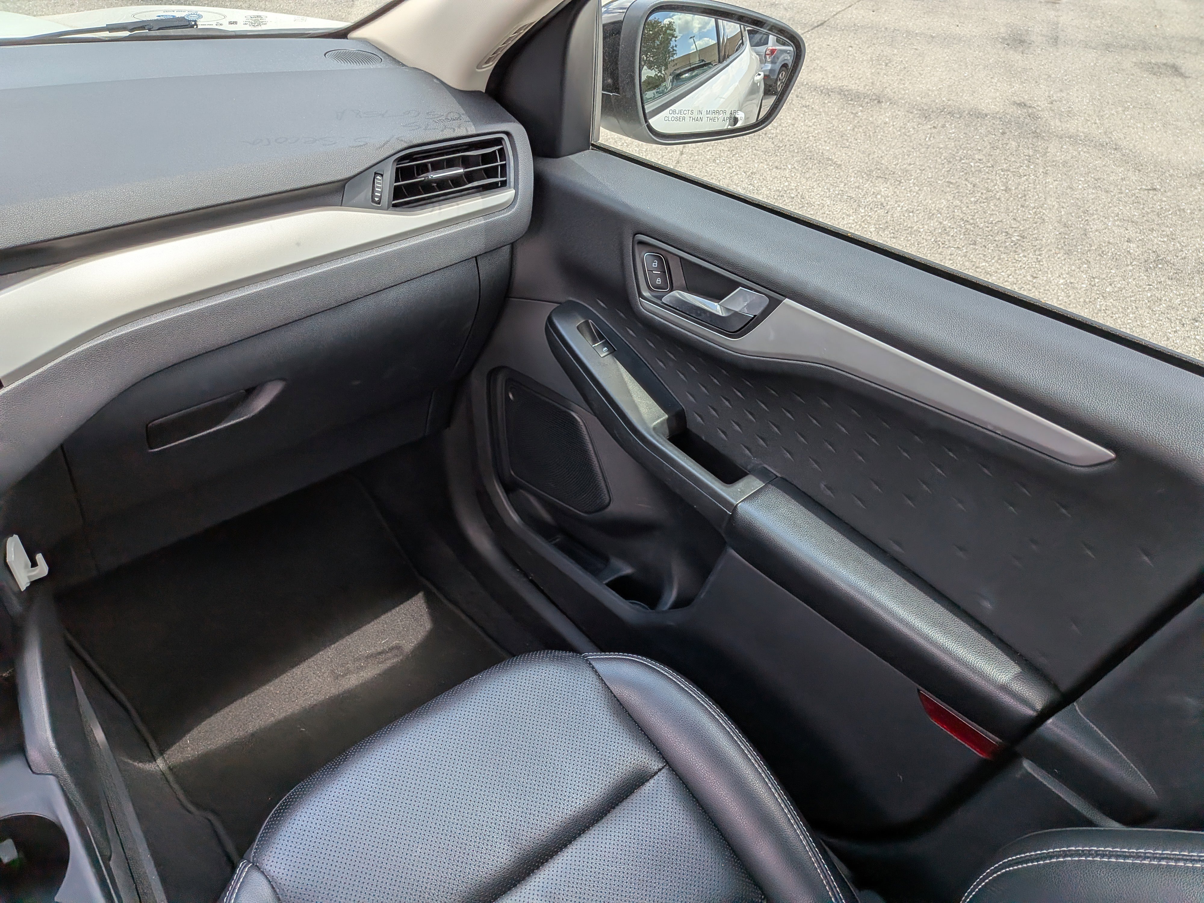 Used 2020 Ford Escape SE Sport image 20