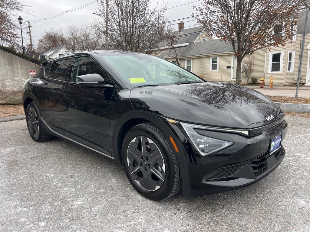 Certified 2025 Kia EV6 Light image 7