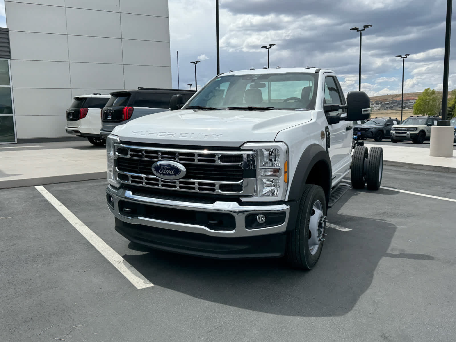 New 2026 Ford F550 4x4 Regular Cab Super Duty w/ XL Chrome Package image 3