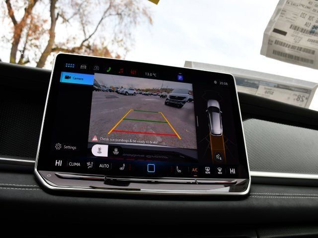 New 2026 Volkswagen Tiguan SE FWD image 14