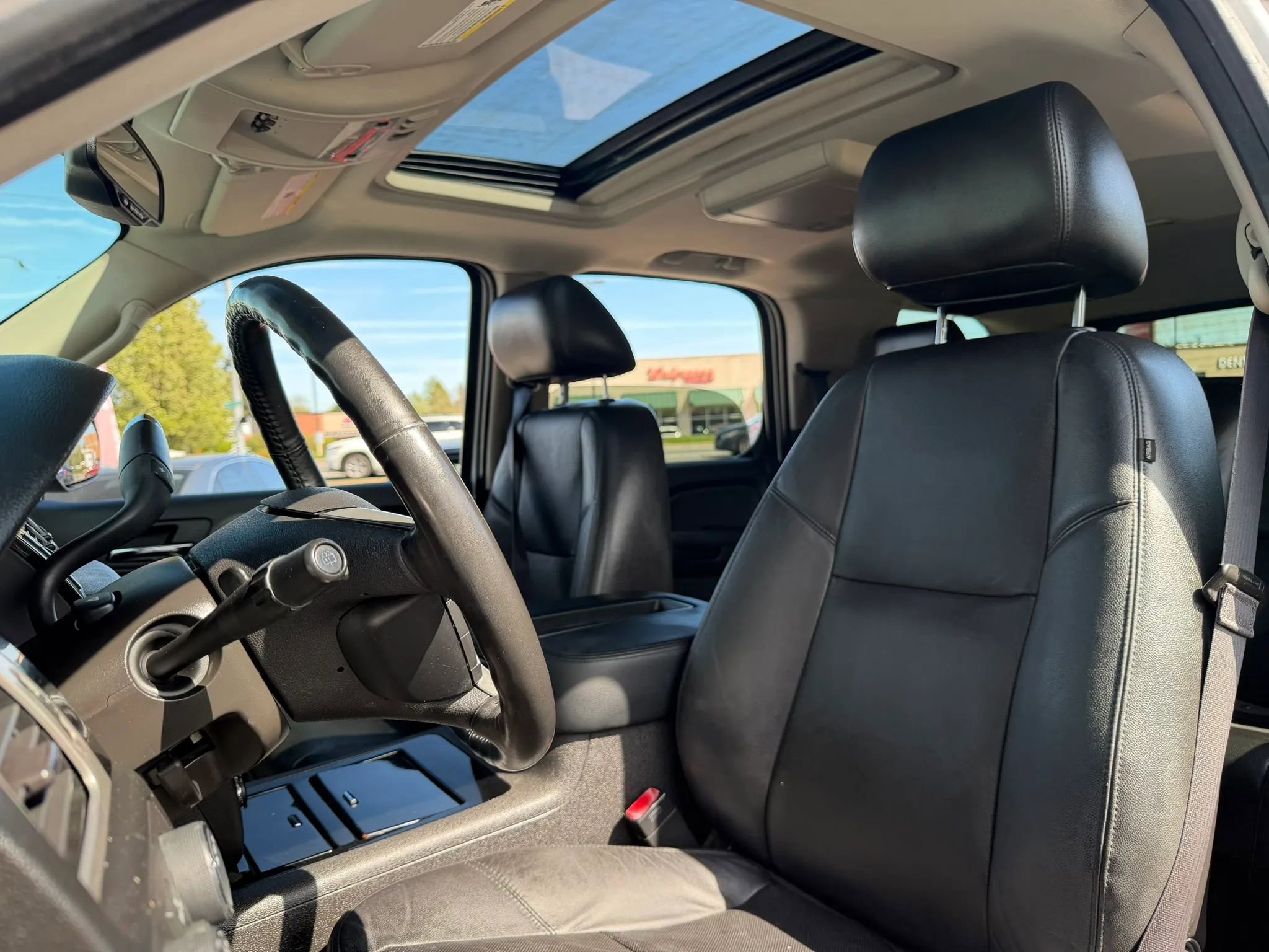 Used 2013 Chevrolet Tahoe LTZ image 15
