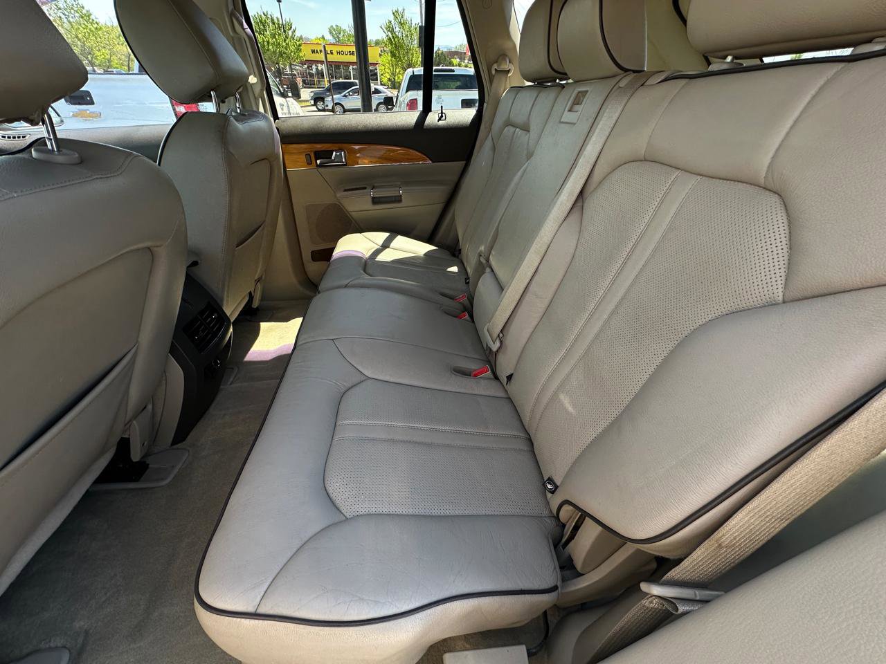 Used 2012 Lincoln MKX FWD image 9