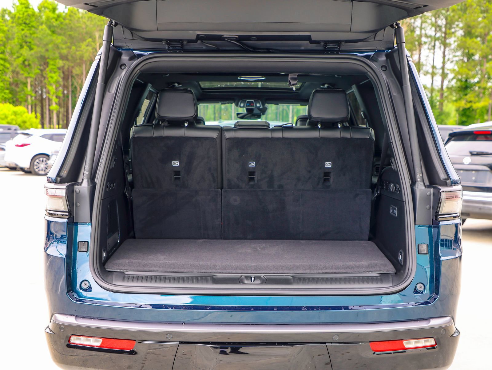 New 2026 Jeep Grand Wagoneer Limited AWD/4WD image 9