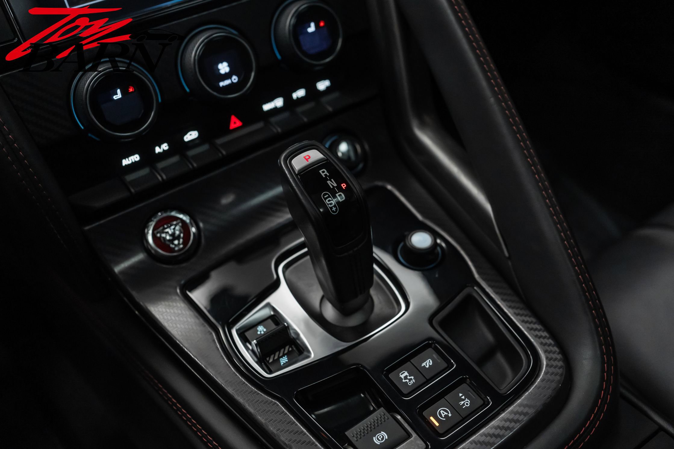 Used 2016 Jaguar F-TYPE R image 41