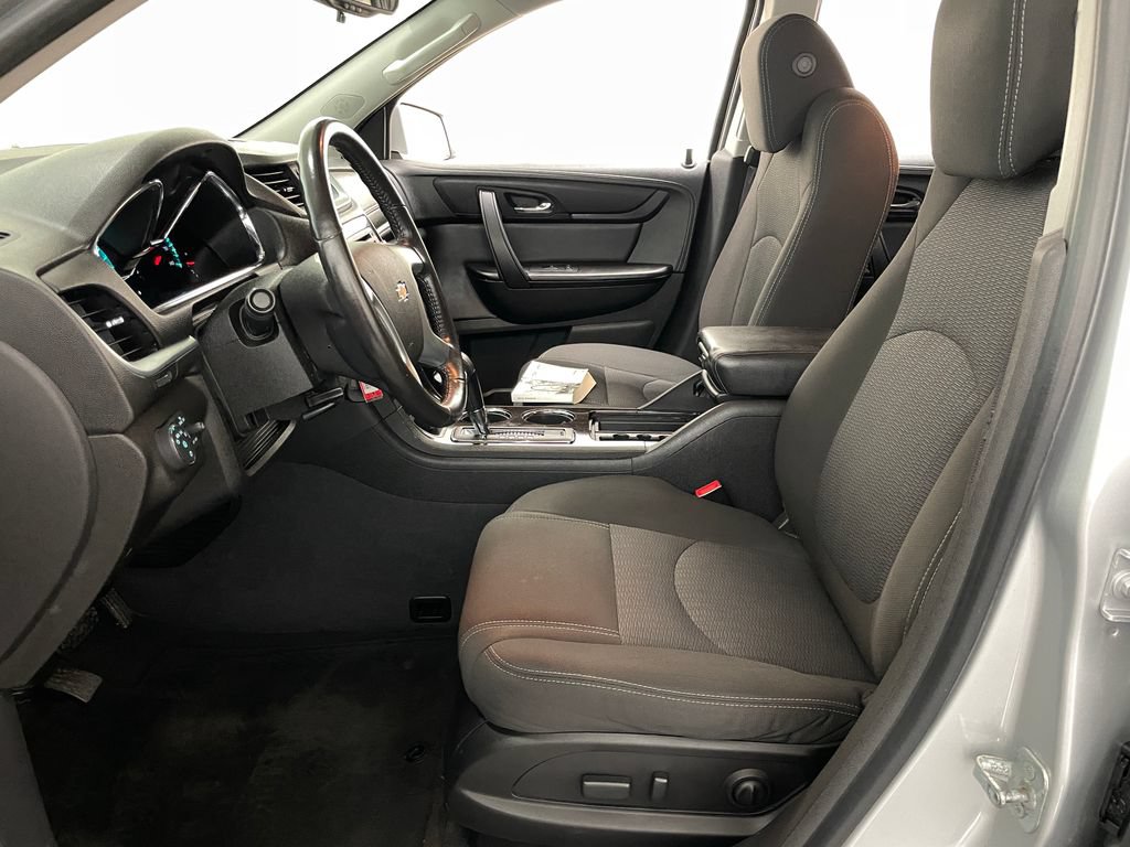 Certified 2015 Chevrolet Traverse LT w/ Style and Technology Package FWD image 7