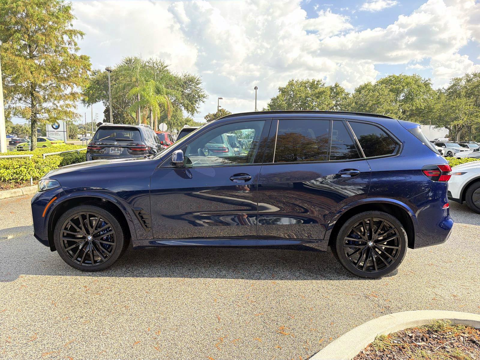New 2026 BMW X5 xDrive40i w/ M Sport Package AWD/4WD image 6