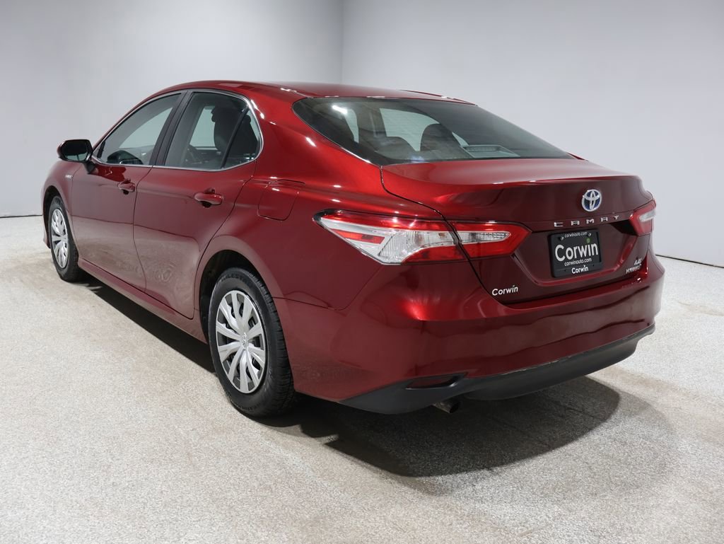 Used 2018 Toyota Camry LE image 4