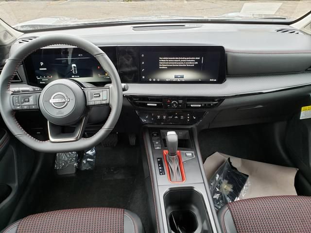 New 2026 Nissan Kicks SR w/ Cold Weather Package image 16