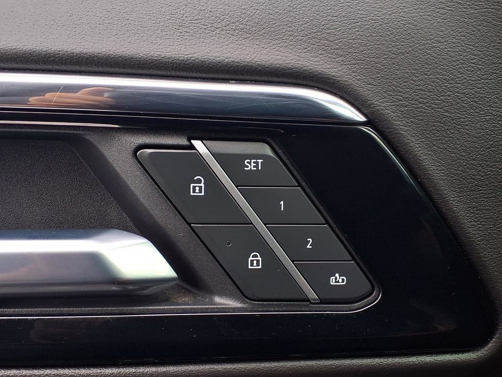 Used 2025 Chevrolet Tahoe RST RWD image 9