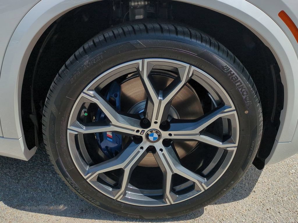 New 2026 BMW X5 xDrive50e w/ M Sport Package AWD/4WD image 11