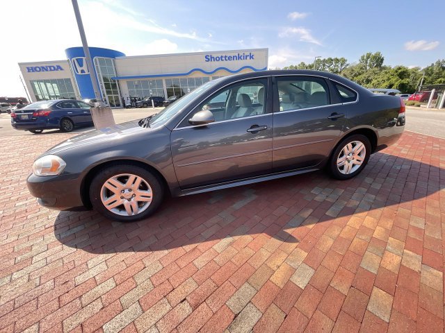 Used 2010 Chevrolet Impala LT w/ Luxury Edition Package FWD image 29