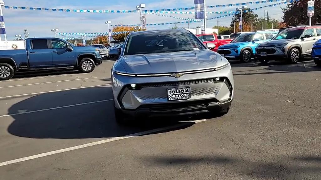 New 2026 Chevrolet Equinox EV LT image 3