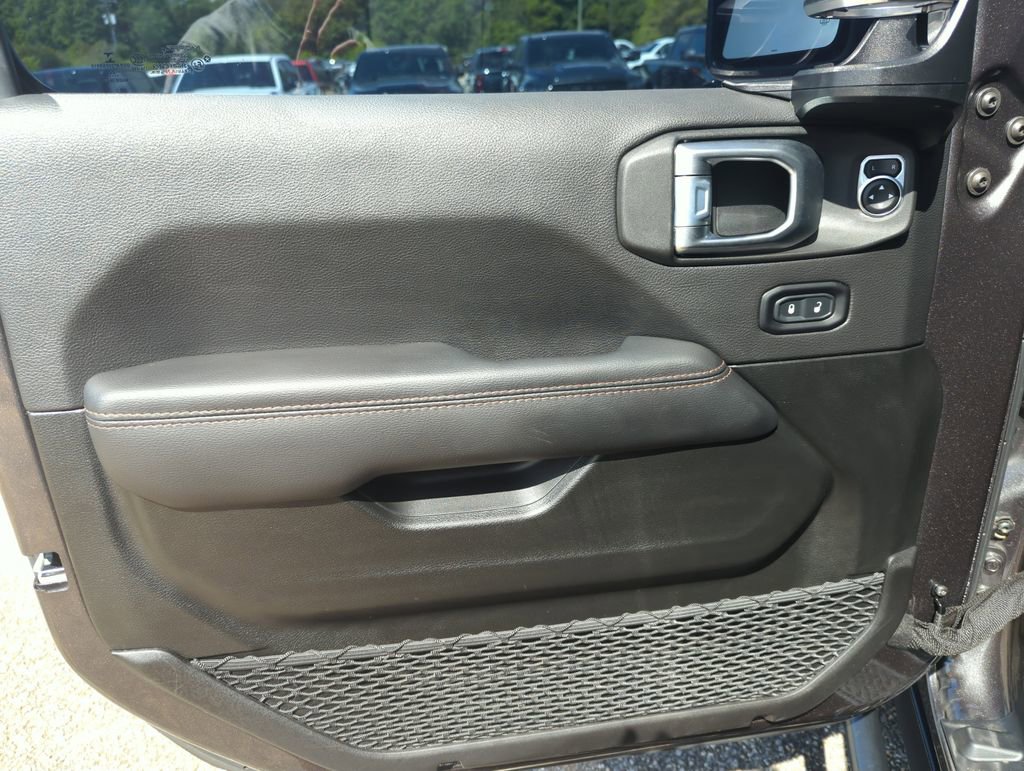 Used 2022 Jeep Wrangler Unlimited Rubicon w/ Xtreme Recon 35" Tire Package image 18