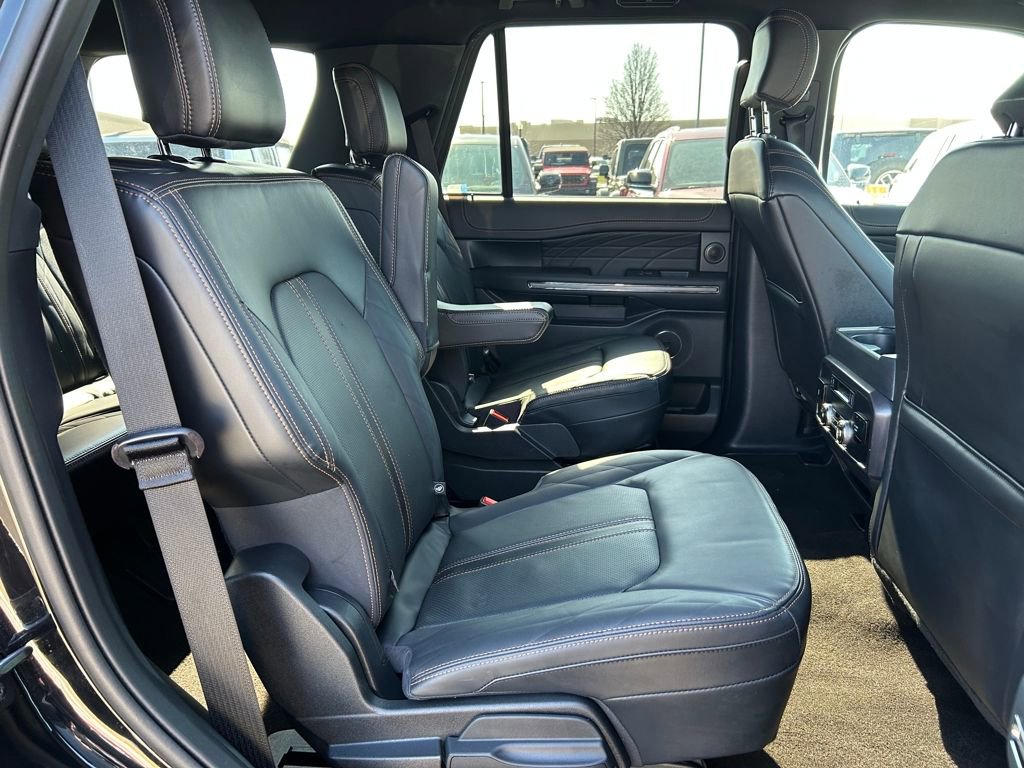 Used 2023 Ford Expedition Platinum image 28