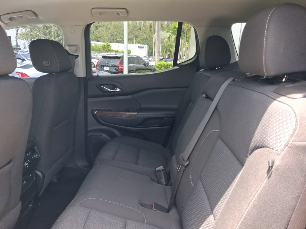 Used 2021 GMC Acadia SLE w/ Driver Convenience Package FWD image 7