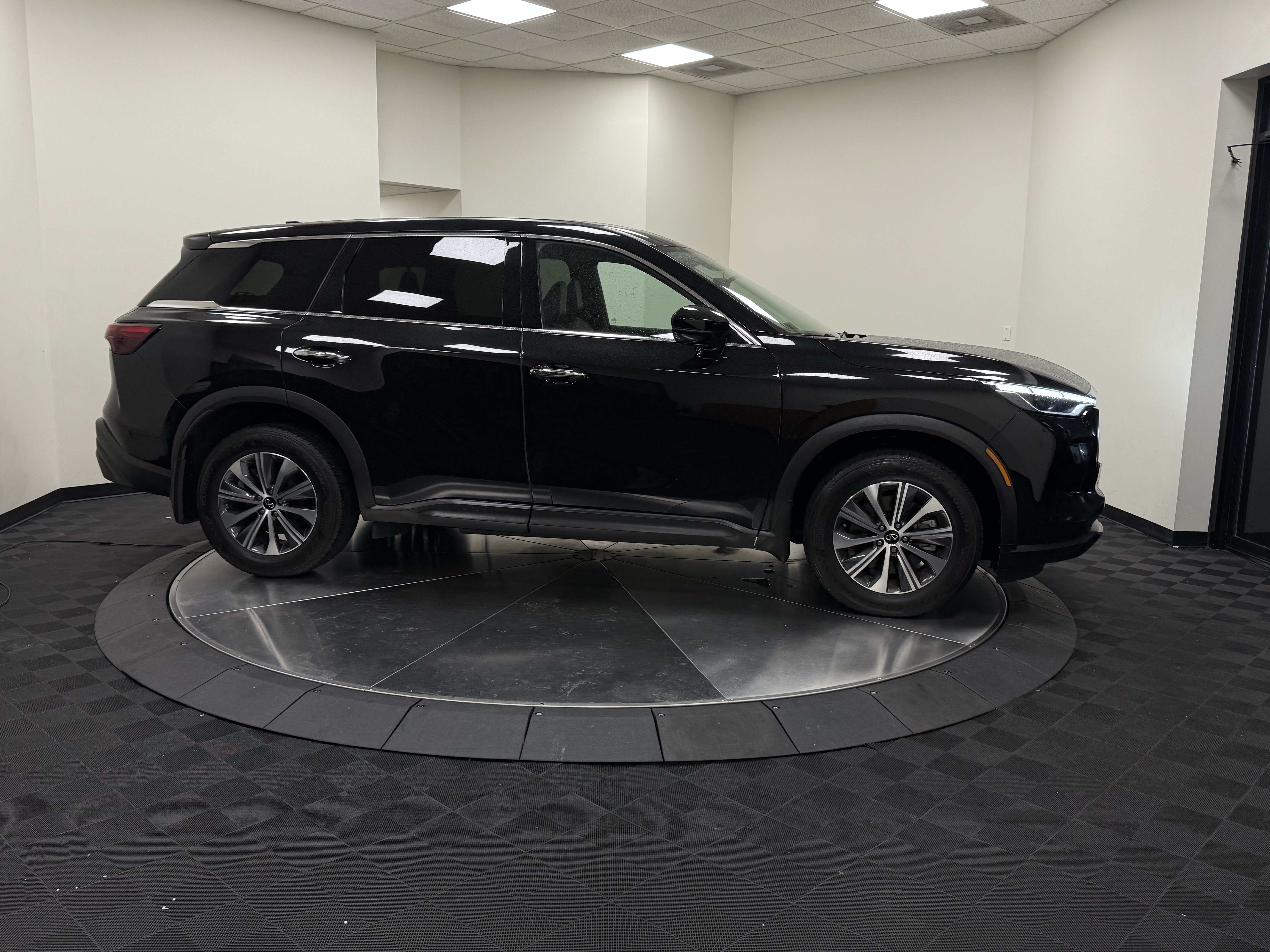 Certified 2025 INFINITI QX60 Pure AWD/4WD image 8
