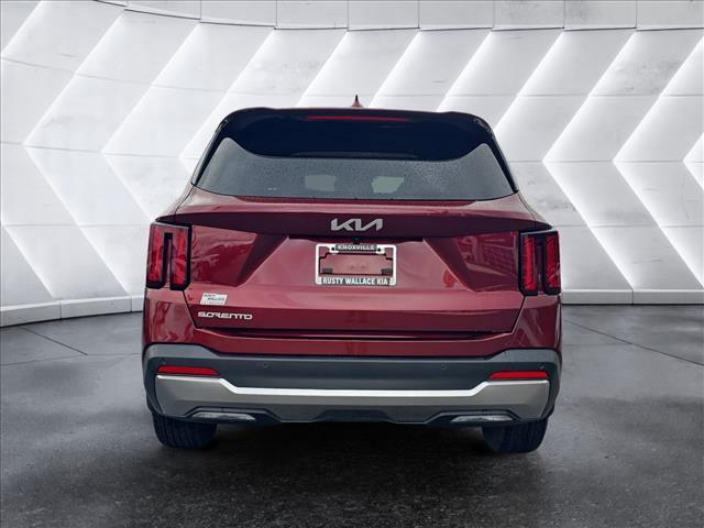 Used 2025 Kia Sorento S image 4