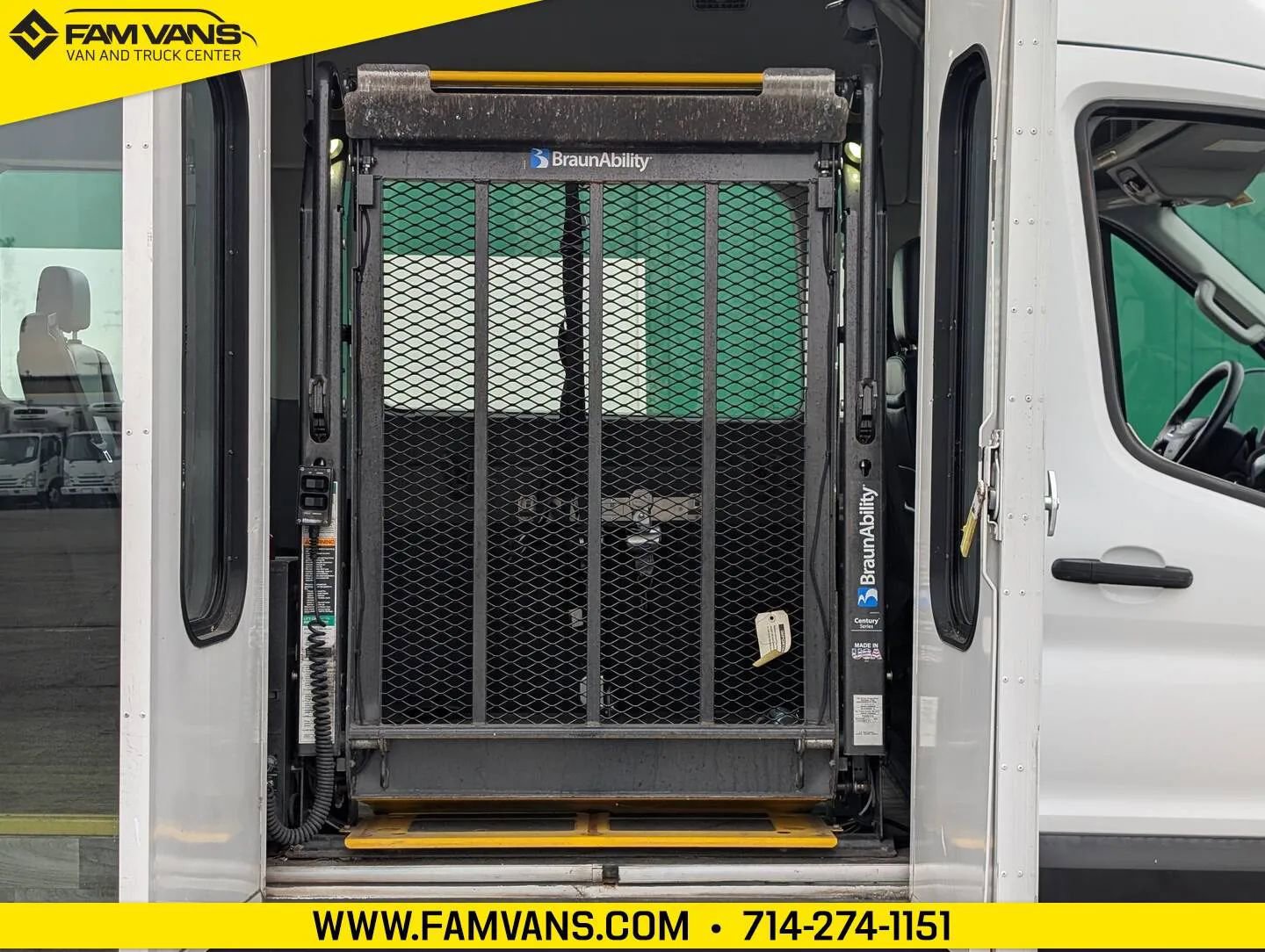 Used 2020 Ford Transit 350 XL image 7