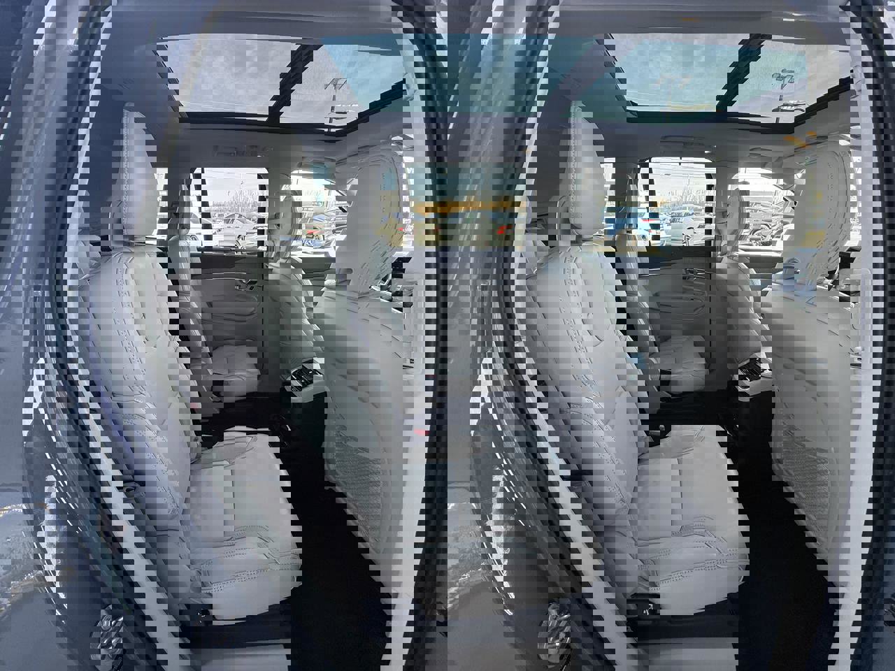 Used 2023 Volvo XC90 T8 Ultimate image 40