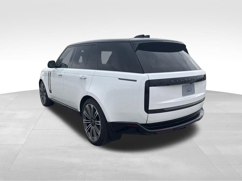 Used 2025 Land Rover Range Rover SE video 3