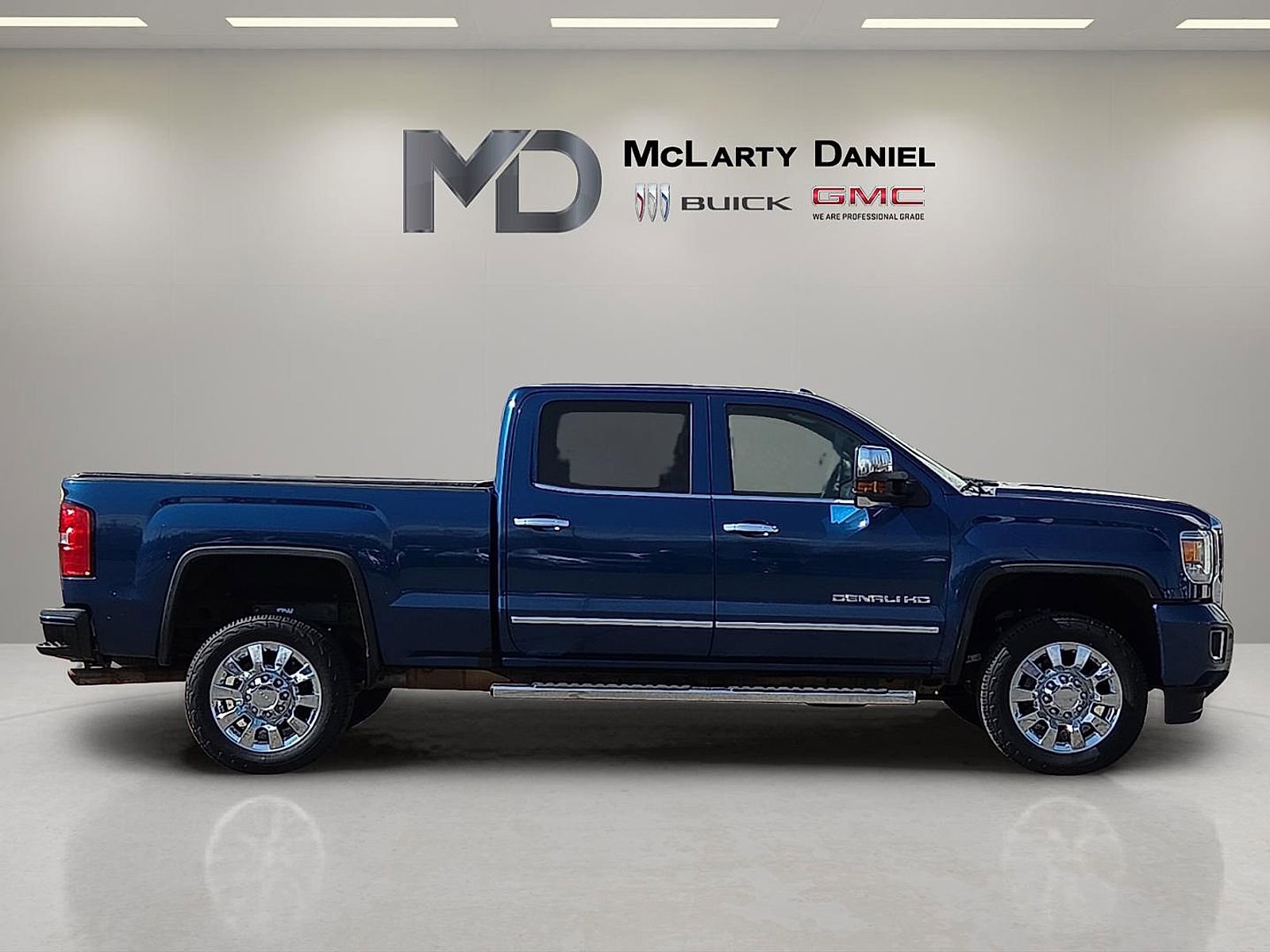 Used 2017 GMC Sierra 2500 Denali image 6