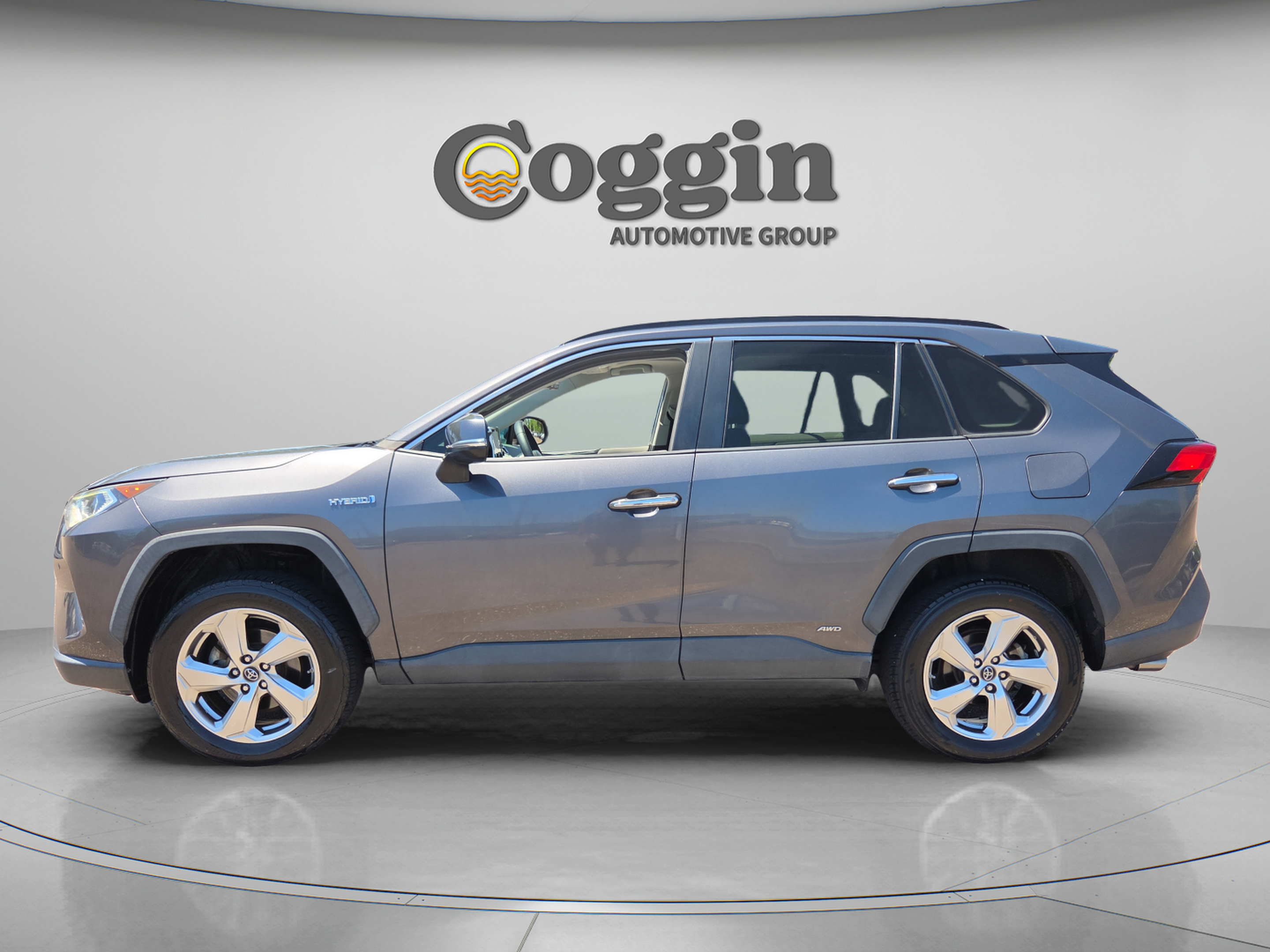 Used 2019 Toyota RAV4 Limited w/ Limited Grade Weather Package AWD/4WD image 2