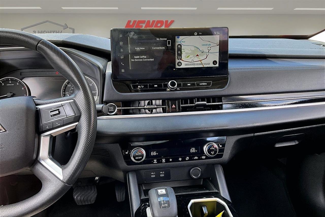 Used 2025 Mitsubishi Outlander ES AWD/4WD image 11