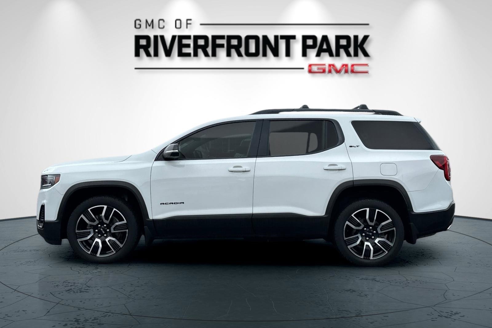 Used 2021 GMC Acadia SLT w/ Elevation Edition image 6