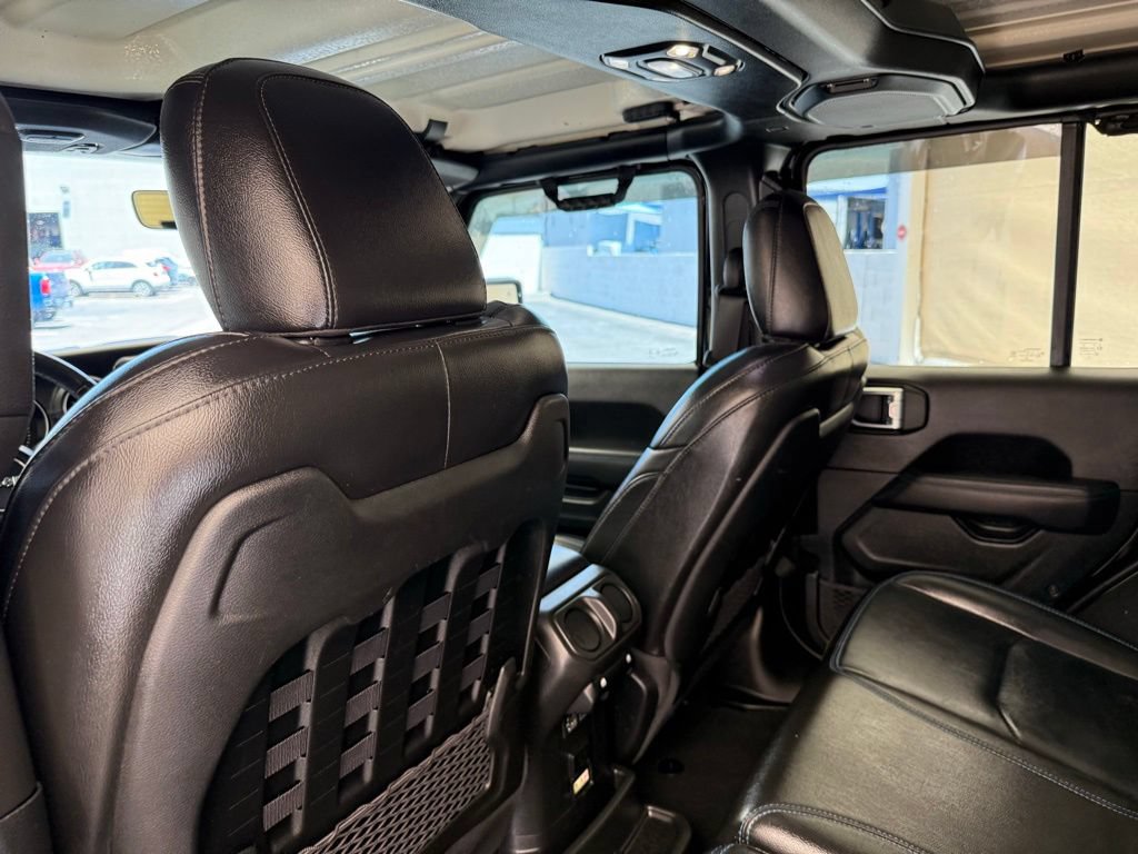 Used 2022 Jeep Wrangler Unlimited Rubicon 4xe w/ Cold Weather Group AWD/4WD image 19