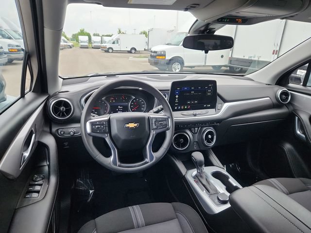 Used 2024 Chevrolet Blazer LT FWD image 33