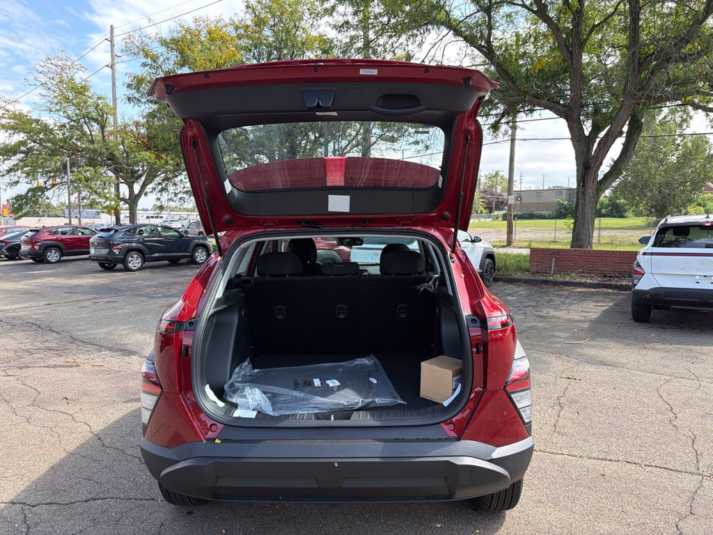 New 2027 Hyundai Kona SE AWD/4WD image 11