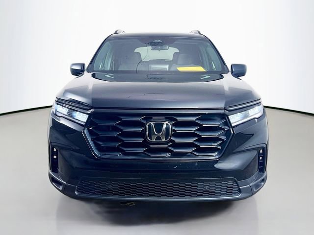 Used 2024 Honda Pilot Sport image 2